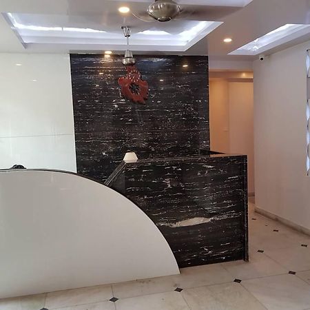 1/1 Park Street Hotel Колката Екстериор снимка