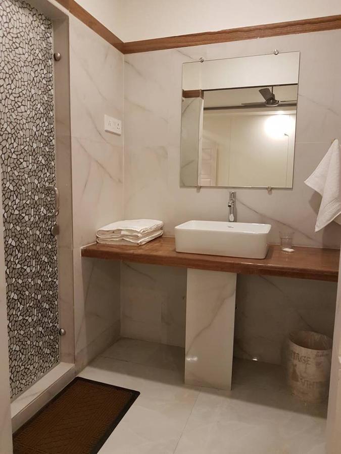 1/1 Park Street Hotel Колката Екстериор снимка